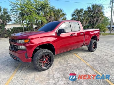Drugie zdjęcie samochodu z przodu: 2020 CHEVROLET SILVERADO C1500 CUSTOM VIN:1GCRWBEK2LZ211633 - miniatura