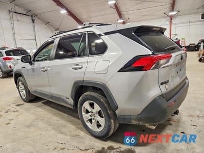 Drugie zdjęcie samochodu z przodu: 2021 TOYOTA RAV4 HYBRID XLE VIN:JTMRWRFV0MD128427 - miniatura