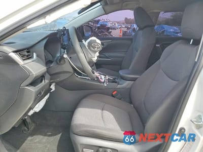 Zdjęcie 7 z 13 samochodu: 2020 TOYOTA RAV4 XLE VIN:JTMW1RFV8LD056277 - miniatura