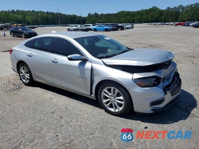 Czwarte zdjęcie samochodu z boku: 2017 CHEVROLET MALIBU LT VIN:1G1ZE5ST1HF100994 - miniatura
