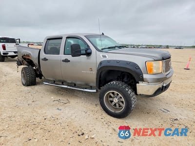 Czwarte zdjęcie samochodu z boku: 2008 GMC SIERRA K1500 VIN:3GTEK13338G227217 - miniatura