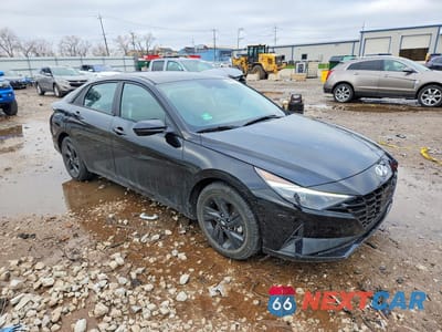 Czwarte zdjęcie samochodu z boku: 2023 HYUNDAI ELANTRA SEL VIN:KMHLM4AG3PU433508 - miniatura