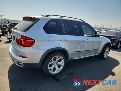 Trzecie zdjęcie samochodu z tyłu: 2013 BMW X5 XDRIVE35I VIN:5UXZV4C59D0B10060 - miniatura