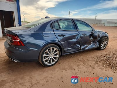 Trzecie zdjęcie samochodu z tyłu: 2020 VOLVO S60 T5 MOMENTUM VIN:7JR102FK6LG045076 - miniatura