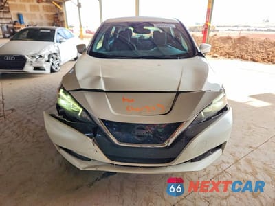 Piąte zdjęcie samochodu w środku: 2018 NISSAN LEAF SV VIN:1N4AZ1CP3JC308259 - miniatura