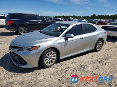 2018 TOYOTA CAMRY LE 4T1B11HKXJU501453 - główne zdjęcie licytacji z USA - miniatura