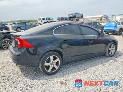 Trzecie zdjęcie samochodu z tyłu: 2013 VOLVO S60 T5 VIN:YV1612FH4D1208585 - miniatura