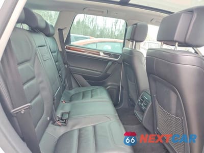 Zdjęcie 11 z 13 samochodu: 2014 VOLKSWAGEN TOUAREG V6 VIN:WVGEF9BP5ED003586 - miniatura
