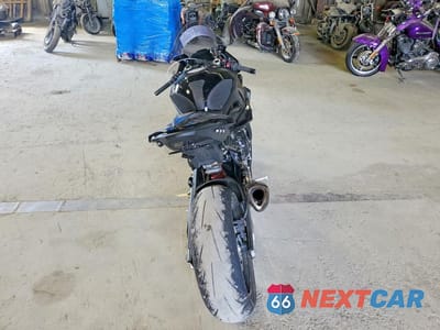 Czwarte zdjęcie samochodu z boku: 2026 BMW S 1000 RR VIN:WB10P2306T6M35591 - miniatura