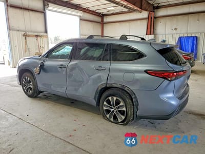 Drugie zdjęcie samochodu z przodu: 2021 TOYOTA HIGHLANDER XLE VIN:5TDGZRBH7MS128380 - miniatura