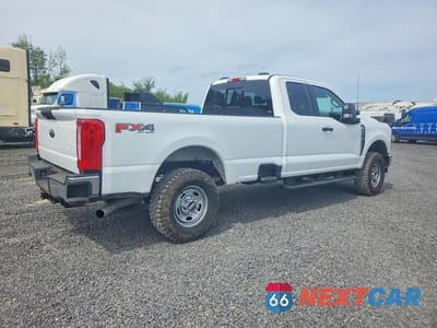 Trzecie zdjęcie samochodu z tyłu: 2025 FORD F250 SUPER DUTY VIN:1FT8X2BA0SEC64048 - miniatura