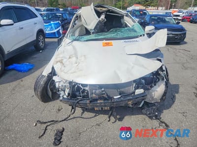 Piąte zdjęcie samochodu w środku: 2018 NISSAN ROGUE SPORT SV VIN:JN1BJ1CR6JW285648 - miniatura