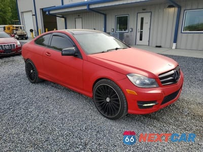 Czwarte zdjęcie samochodu z boku: 2012 MERCEDES-BENZ C 250 VIN:WDDGJ4HB8CF799140 - miniatura