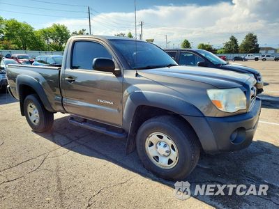 Czwarte zdjęcie samochodu z boku: 2010 TOYOTA TACOMA BASE VIN:5TEPX4EN2AZ677395 - miniatura