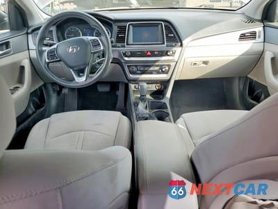 Zdjęcie 8 z 12 samochodu: 2019 HYUNDAI SONATA SE VIN:5NPE24AFXKH752420 - miniatura
