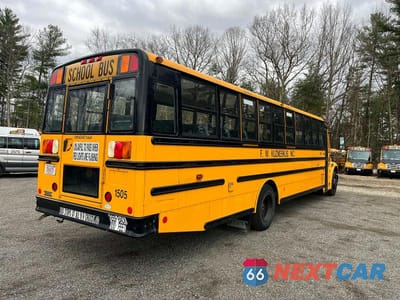 Czwarte zdjęcie samochodu z boku: 2015 FREIGHTLINER CHASSIS B2B VIN:4UZABRDU5FCGJ8503 - miniatura