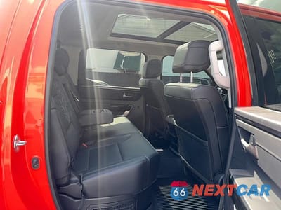 Zdjęcie 6 z 14 samochodu: 2024 TOYOTA TUNDRA LIMITED HV VIN:5TFWC5EC6RX005158 - miniatura