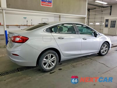 Trzecie zdjęcie samochodu z tyłu: 2017 CHEVROLET CRUZE LT VIN:1G1BE5SM6H7102924 - miniatura