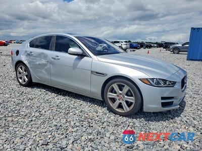 Czwarte zdjęcie samochodu z boku: 2017 JAGUAR XE PRESTIGE VIN:SAJAE4BGXHA965317 - miniatura
