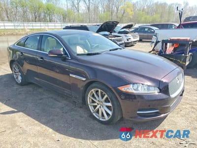 Czwarte zdjęcie samochodu z boku: 2013 JAGUAR XJ VIN:SAJWA1C78D8V41800 - miniatura