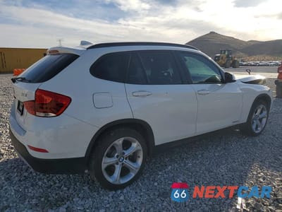 Trzecie zdjęcie samochodu z tyłu: 2015 BMW X1 XDRIVE35I VIN:WBAVM5C54FVV94177 - miniatura