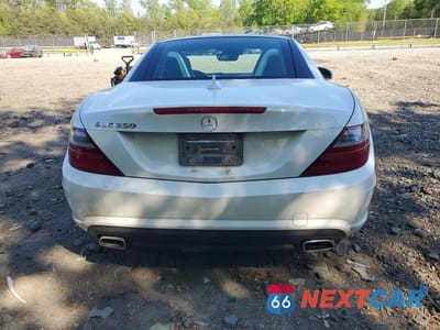 Zdjęcie 6 z 12 samochodu: 2015 MERCEDES-BENZ SLK 250 VIN:WDDPK4HA3FF109903 - miniatura