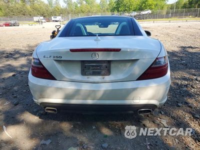 Zdjęcie 6 z 12 samochodu: 2015 MERCEDES-BENZ SLK 250 VIN:WDDPK4HA3FF109903 - miniatura