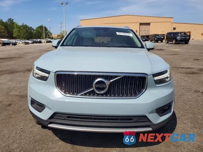 Piąte zdjęcie samochodu w środku: 2019 VOLVO XC40 T5 MOMENTUM VIN:YV4162XZ1K2006896 - miniatura