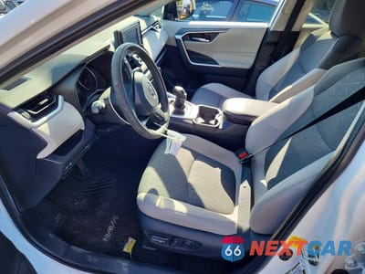 Zdjęcie 7 z 12 samochodu: 2019 TOYOTA RAV4 XLE VIN:2T3W1RFV2KW044708 - miniatura