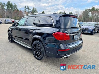 Trzecie zdjęcie samochodu z tyłu: 2015 MERCEDES-BENZ GL 550 4MATIC VIN:4JGDF7DE1FA508457 - miniatura