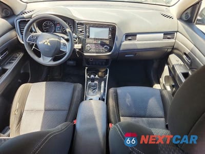 Zdjęcie 8 z 11 samochodu: 2018 MITSUBISHI OUTLANDER ES VIN:JA4AD2A32JZ006547 - miniatura