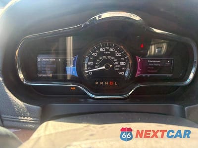Zdjęcie 11 z 13 samochodu: 2013 LINCOLN MKT VIN:2LMHJ5NKXDBL53079 - miniatura