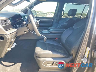 Zdjęcie 7 z 12 samochodu: 2023 JEEP WAGONEER SERIES III VIN:1C4SJVDP0PS552820 - miniatura