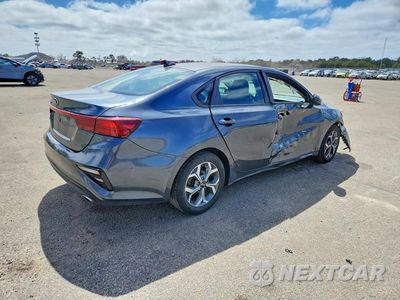 Trzecie zdjęcie samochodu z tyłu: 2019 KIA FORTE LXS VIN:3KPF24AD8KE086391 - miniatura