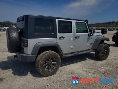 Trzecie zdjęcie samochodu z tyłu: 2010 JEEP WRANGLER UNLIMITED SPORT VIN:1J4BA3H14AL196958 - miniatura