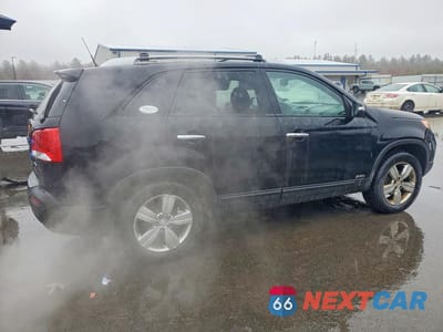 Trzecie zdjęcie samochodu z tyłu: 2012 KIA SORENTO EX VIN:5XYKUCA69CG248151 - miniatura