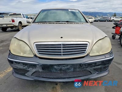 Piąte zdjęcie samochodu w środku: 2001 MERCEDES-BENZ S 500 VIN:WDBNG75J41A152014 - miniatura