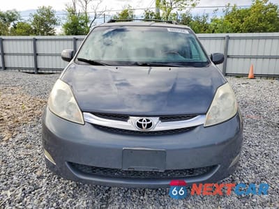 Piąte zdjęcie samochodu w środku: 2008 TOYOTA SIENNA XLE LIMITED VIN:5TDZK22C18S201290 - miniatura