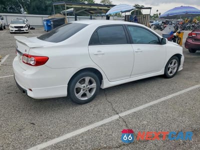 Trzecie zdjęcie samochodu z tyłu: 2011 TOYOTA COROLLA S VIN:2T1BU4EE4BC668630 - miniatura