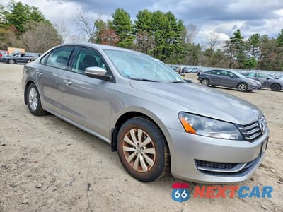 Czwarte zdjęcie samochodu z boku: 2014 VOLKSWAGEN PASSAT S VIN:1VWAT7A30EC068881 - miniatura