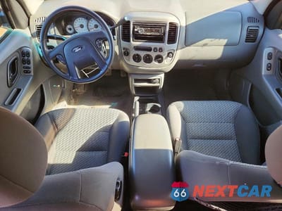 Zdjęcie 8 z 12 samochodu: 2003 FORD ESCAPE XLT VIN:1FMYU93133KA22143 - miniatura