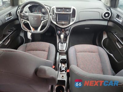 Zdjęcie 8 z 12 samochodu: 2019 CHEVROLET SONIC LT VIN:1G1JD6SB4K4139840 - miniatura