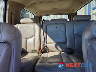 Zdjęcie 10 z 14 samochodu: 2004 CHEVROLET SUBURBAN K1500 VIN:3GNFK16Z14G313437 - miniatura