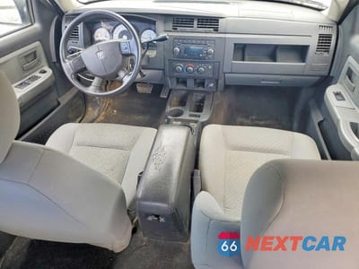 Zdjęcie 8 z 12 samochodu: 2008 DODGE DAKOTA SXT VIN:1D3HE38N18S590495 - miniatura