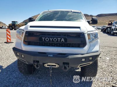 Piąte zdjęcie samochodu w środku: 2017 TOYOTA TUNDRA LIMITED VIN:5TFHW5F14HX649690 - miniatura