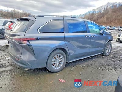 Trzecie zdjęcie samochodu z tyłu: 2025 TOYOTA SIENNA XLE 8-PASSENGER VIN:5TDYRKEC6SS242010 - miniatura