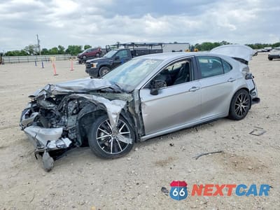 2024 TOYOTA CAMRY SE 4T1G11AKXRU849801 - główne zdjęcie licytacji z USA - miniatura