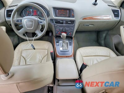 Zdjęcie 8 z 14 samochodu: 2010 AUDI Q5 VIN:WA1LKAFP6AA036721 - miniatura