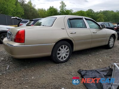 Trzecie zdjęcie samochodu z tyłu: 2009 LINCOLN TOWN CAR SIGNATURE LIMITED VIN:2LNHM82V59X621596 - miniatura