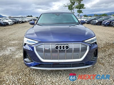 Piąte zdjęcie samochodu w środku: 2022 AUDI E-TRON SPORTBACK PREMIUM VIN:WA11AAGEXNB020559 - miniatura